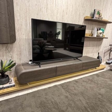 FLY TV TABLE